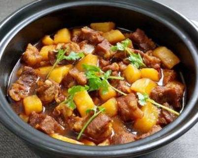 G01 Traditional Beef Brisket with Potatoes 传统牛腩烧土豆